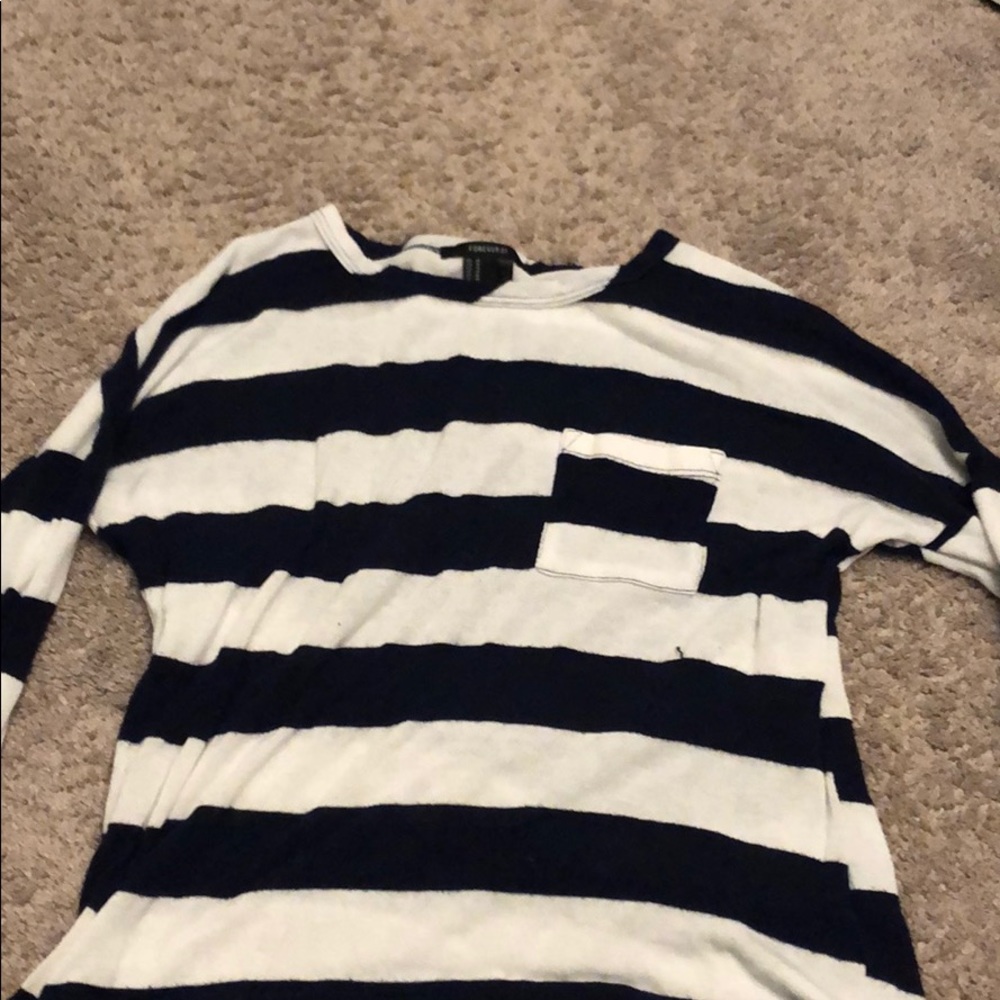 long sleeve tee with pocket